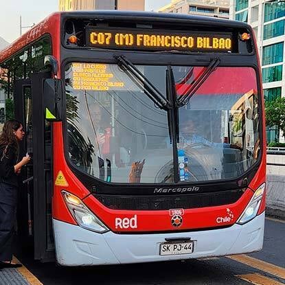 Infotainment-skärmar från PIS Systems på bussar i Chile